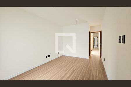 Casa à venda com 130m², 3 quartos e 2 vagas Casa à venda com 130m², 3 quartos e 2 vagasSuite