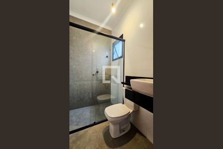 Casa à venda com 130m², 3 quartos e 2 vagas Casa à venda com 130m², 3 quartos e 2 vagasBanheiro da Suíte