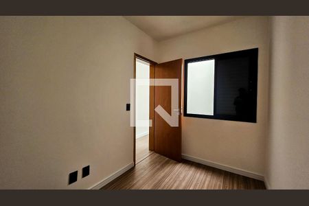 Casa à venda com 130m², 3 quartos e 2 vagas Casa à venda com 130m², 3 quartos e 2 vagasQuarto 2