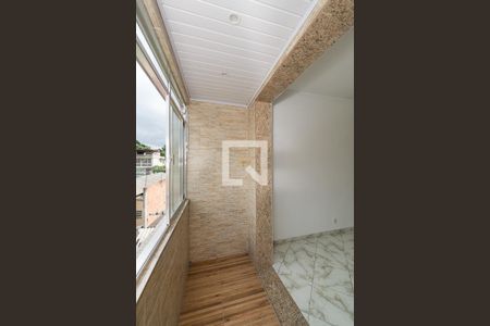 Sala de apartamento para alugar com 2 quartos, 70m² em Olaria, Rio de Janeiro