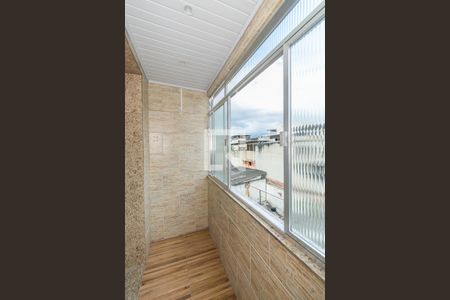 Sala de apartamento para alugar com 2 quartos, 70m² em Olaria, Rio de Janeiro