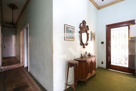 Casa à venda com 800m², 4 quartos e 6 vagasHall social