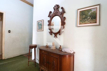 Casa à venda com 800m², 4 quartos e 6 vagasHall social