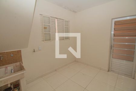 Casa à venda com 241m², 2 quartos e 2 vagasÁrea de serviço