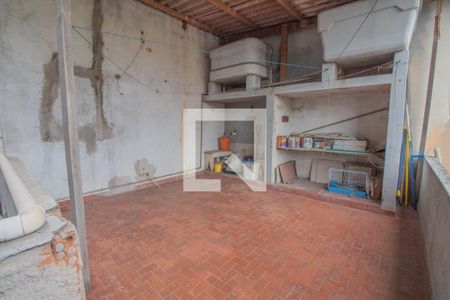 Casa à venda com 241m², 2 quartos e 2 vagasÁrea de serviço