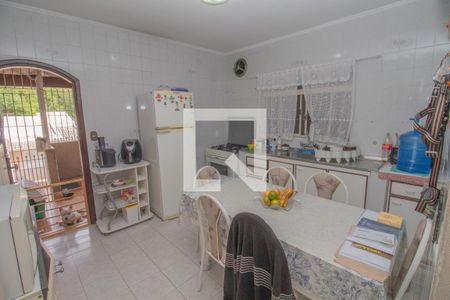Casa à venda com 241m², 2 quartos e 2 vagasCozinha