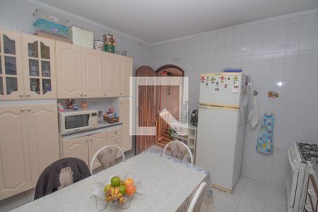 Casa à venda com 241m², 2 quartos e 2 vagasCozinha