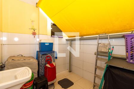 Casa à venda com 68m², 2 quartos e 1 vaga Casa à venda com 68m², 2 quartos e 1 vagaÁrea de Serviço