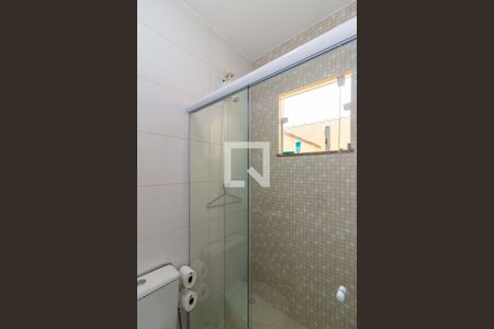 Casa à venda com 68m², 2 quartos e 1 vaga Casa à venda com 68m², 2 quartos e 1 vagaBanheiro