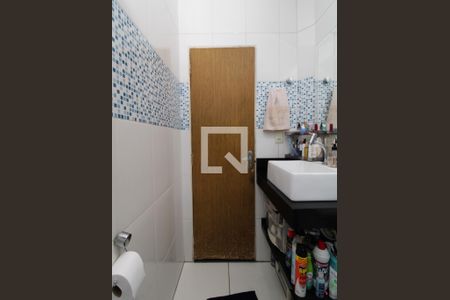 Casa à venda com 136m², 3 quartos e 2 vagasBanheiro