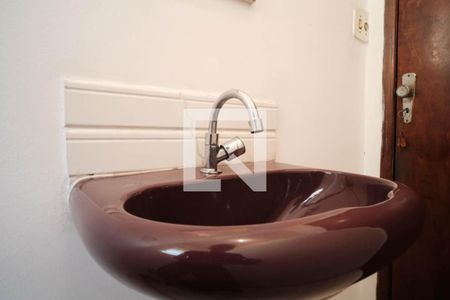 Casa à venda com 150m², 4 quartos e 2 vagas Casa à venda com 150m², 4 quartos e 2 vagasLavabo