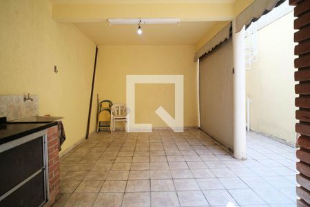 Casa à venda com 150m², 4 quartos e 2 vagas Casa à venda com 150m², 4 quartos e 2 vagasChurrasqueira