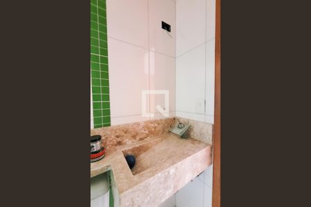 Apartamento à venda com 110m², 2 quartos e 2 vagasBanheiro da suíte