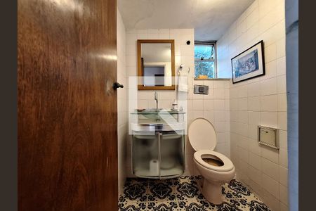 Apartamento à venda com 144m², 3 quartos e 1 vaga Apartamento à venda com 144m², 3 quartos e 1 vagaBanheiro 2