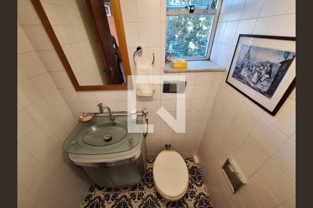 Apartamento à venda com 144m², 3 quartos e 1 vaga Apartamento à venda com 144m², 3 quartos e 1 vagaBanheiro 2