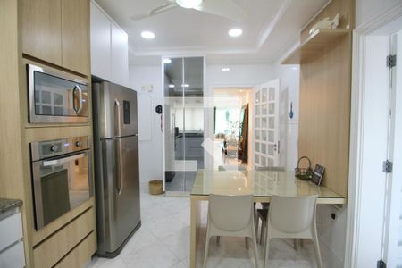 Apartamento para alugar com 180m², 4 quartos e 2 vagas Apartamento para alugar com 180m², 4 quartos e 2 vagasCozinha
