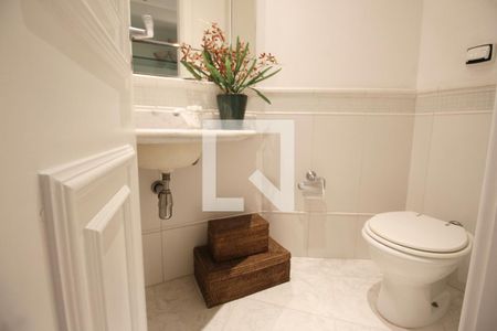 Apartamento para alugar com 180m², 4 quartos e 2 vagas Apartamento para alugar com 180m², 4 quartos e 2 vagasLavabo