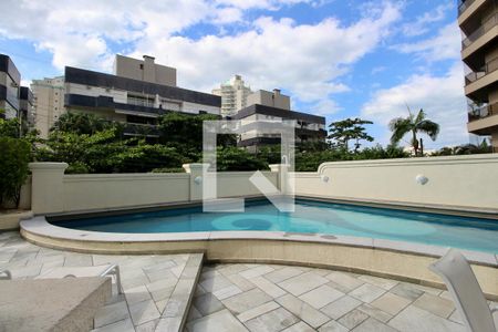 Apartamento para alugar com 180m², 4 quartos e 2 vagas Apartamento para alugar com 180m², 4 quartos e 2 vagasÁrea comum - Piscina