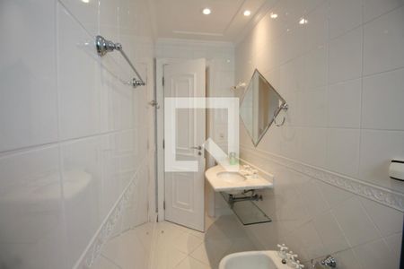 Apartamento para alugar com 180m², 4 quartos e 2 vagas Apartamento para alugar com 180m², 4 quartos e 2 vagasBanheiro Suíte 2