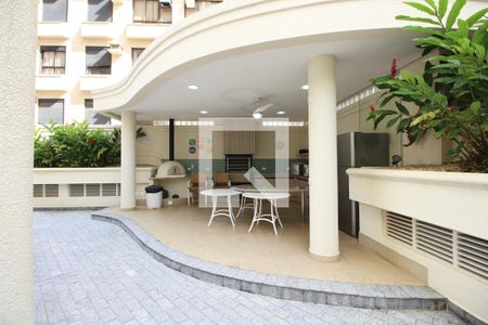 Apartamento para alugar com 180m², 4 quartos e 2 vagas Apartamento para alugar com 180m², 4 quartos e 2 vagasÁrea comum - Churrasqueira