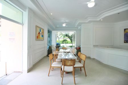 Apartamento para alugar com 180m², 4 quartos e 2 vagas Apartamento para alugar com 180m², 4 quartos e 2 vagasÁrea comum