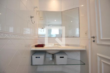 Apartamento para alugar com 180m², 4 quartos e 2 vagas Apartamento para alugar com 180m², 4 quartos e 2 vagasBanheiro Suíte