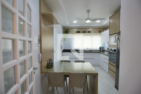 Apartamento para alugar com 180m², 4 quartos e 2 vagas Apartamento para alugar com 180m², 4 quartos e 2 vagasCozinha