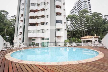 Apartamento à venda com 125m², 4 quartos e 3 vagas Apartamento à venda com 125m², 4 quartos e 3 vagasÁrea comum - Piscina