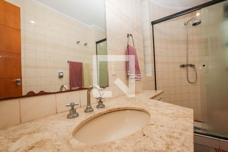 Apartamento à venda com 125m², 4 quartos e 3 vagas Apartamento à venda com 125m², 4 quartos e 3 vagasBanheiro da Suite 1