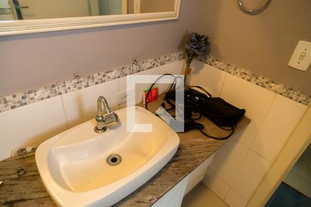 Casa à venda com 290m², 6 quartos e 6 vagasBanheiro da Suíte 4 - Pia