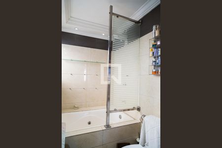 Casa à venda com 290m², 6 quartos e 6 vagasBanheiro da Suíte 5