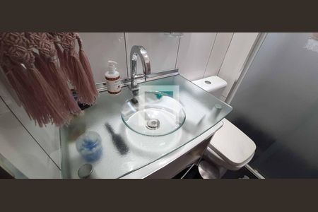 Apartamento à venda com 49m², 2 quartos e 1 vaga Apartamento à venda com 49m², 2 quartos e 1 vagaBanheiro