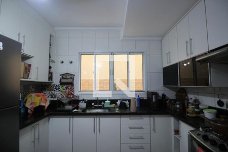 Casa à venda com 119m², 3 quartos e 2 vagasCozinha - Armários