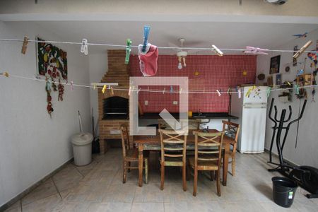 Casa à venda com 119m², 3 quartos e 2 vagasÁrea de Serviço