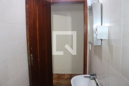 Casa à venda com 190m², 3 quartos e 3 vagasBanheiro 2