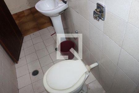 Casa à venda com 190m², 3 quartos e 3 vagasBanheiro 2