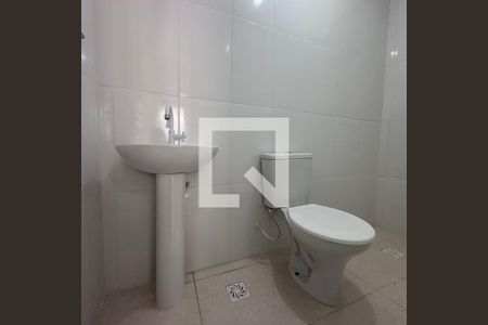 Banheiro de kitnet/studio para alugar com 1 quarto, 20m² em Jardim Bonfiglioli, São Paulo