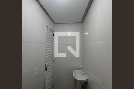 Banheiro de kitnet/studio para alugar com 1 quarto, 20m² em Jardim Bonfiglioli, São Paulo