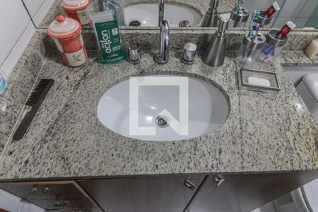 Apartamento à venda com 70m², 2 quartos e 1 vagaSuíte - Banheiro