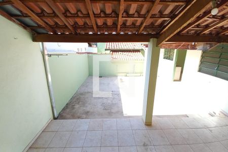 Casa à venda com 142m², 4 quartos e 3 vagas Casa à venda com 142m², 4 quartos e 3 vagasVista da Sala