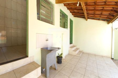 Casa à venda com 142m², 4 quartos e 3 vagas Casa à venda com 142m², 4 quartos e 3 vagasÁrea de Serviço