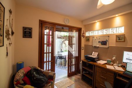 Casa à venda com 127m², 3 quartos e 2 vagas Casa à venda com 127m², 3 quartos e 2 vagasEscritório