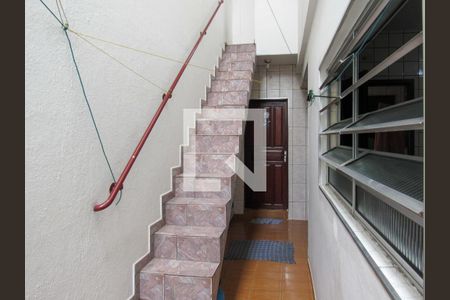 Casa à venda com 125m², 3 quartos e 2 vagasEscada