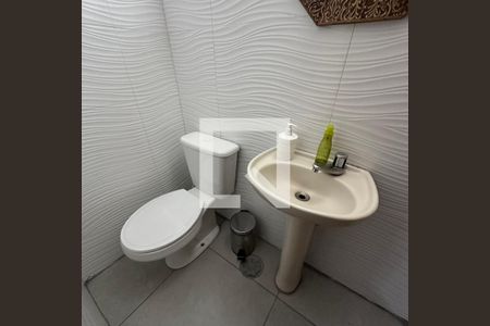 Casa à venda com 146m², 4 quartos e 2 vagasLavabo