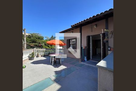 Casa à venda com 146m², 4 quartos e 2 vagasVaranda