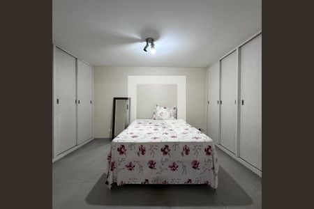 Casa à venda com 146m², 4 quartos e 2 vagasSuíte