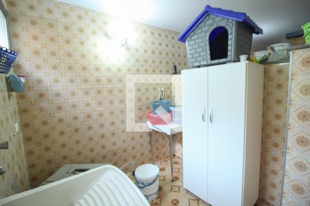 Casa à venda com 279m², 3 quartos e 6 vagas Casa à venda com 279m², 3 quartos e 6 vagasÁrea de Serviço