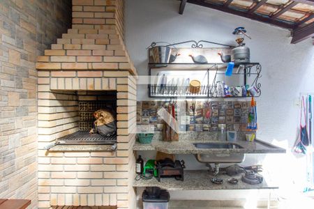 Casa à venda com 200m², 3 quartos e 2 vagasChurrasqueira