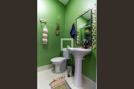 Casa à venda com 200m², 3 quartos e 2 vagasBanheiro de serviço