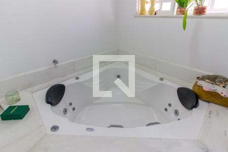 Casa à venda com 200m², 3 quartos e 2 vagasBanheiro da Suíte